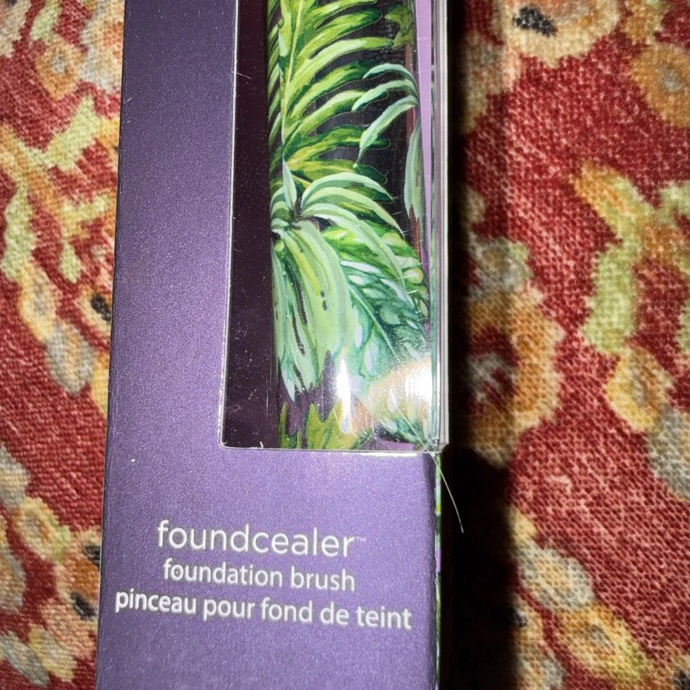 Tarte Foundcealer Foundation Brush New In The Box